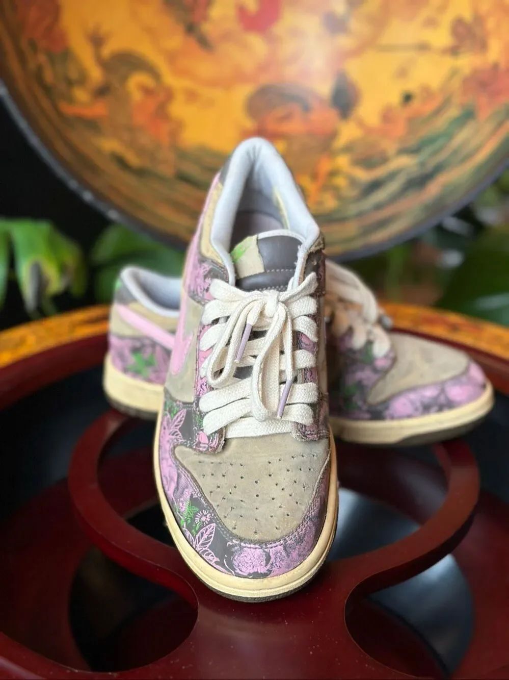 C. 2007 LADIES VINTAGE FLORAL DUNKS  - LOW- PINK- SIZE 5.5